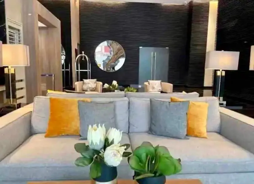 Makati Ayala Luxury Stylish Uncle Sam Condo Gym Swim Park 300 Mb 2641 Manila Apartment