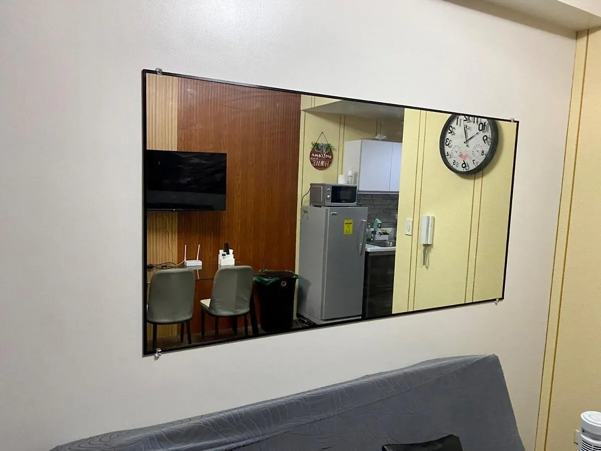 Apartment Makati Ayala Luxury Stylish Uncle Sam Condo Gym Swim Park 300 Mb 2641 Manila