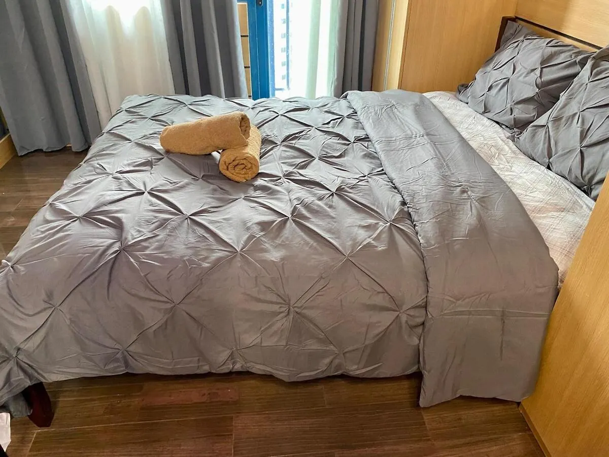 Apartment Makati Ayala Luxury Stylish Uncle Sam Condo Gym Swim Park 300 Mb 2641 Manila