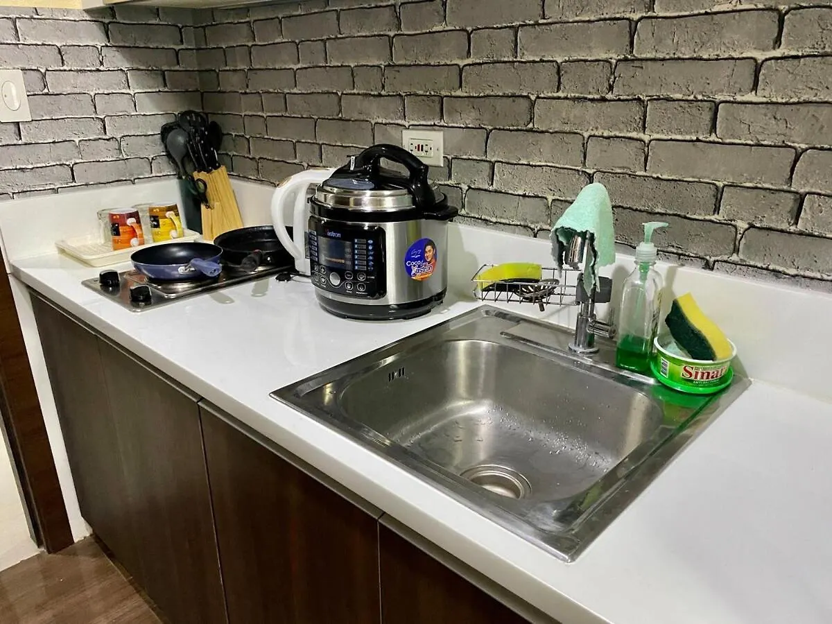 Apartment Makati Ayala Luxury Stylish Uncle Sam Condo Gym Swim Park 300 Mb 2641 Manila Philippines