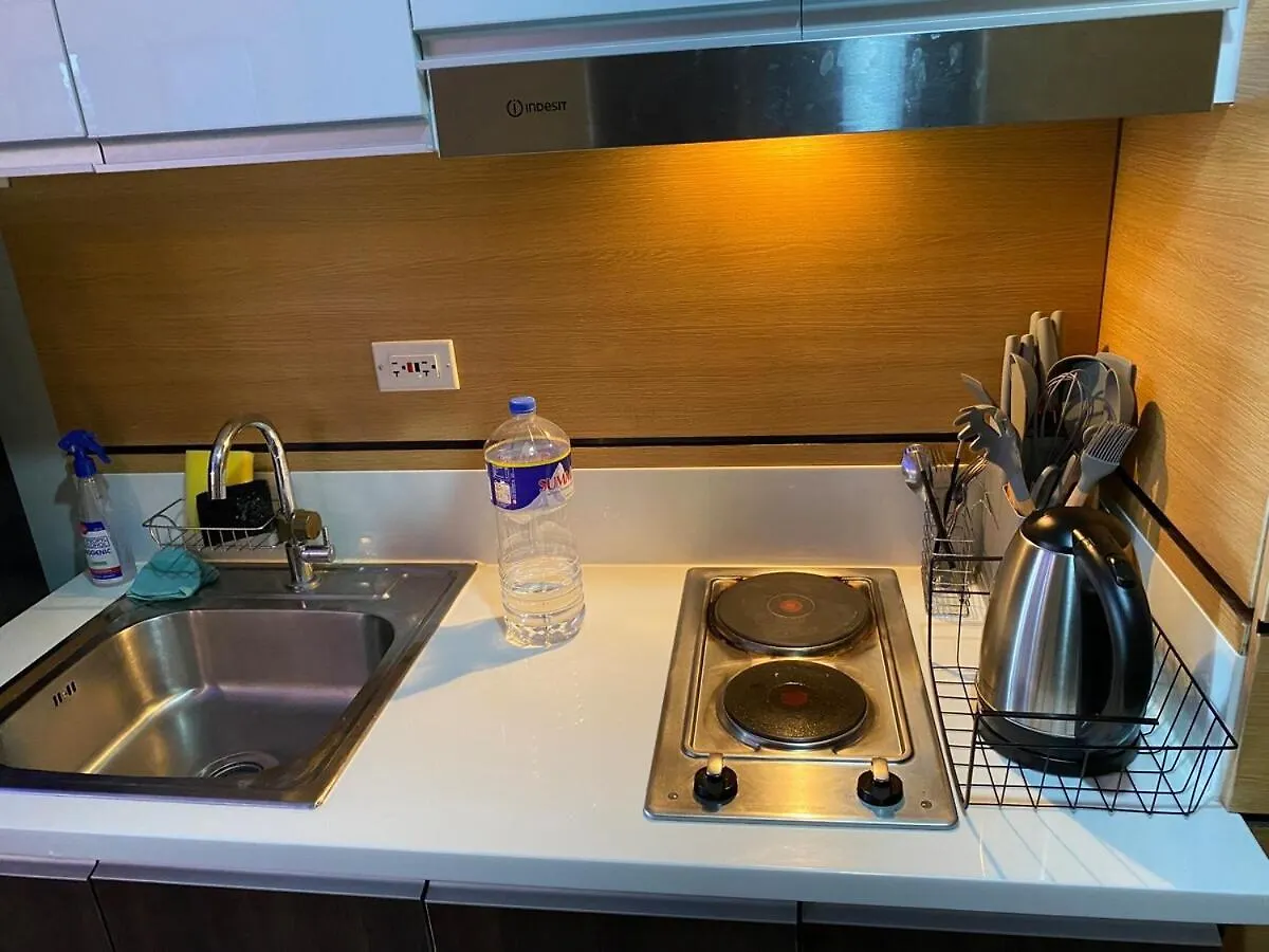 Makati Ayala Luxury Stylish Uncle Sam Condo Gym Swim Park 300 Mb 2641 Manila Philippines